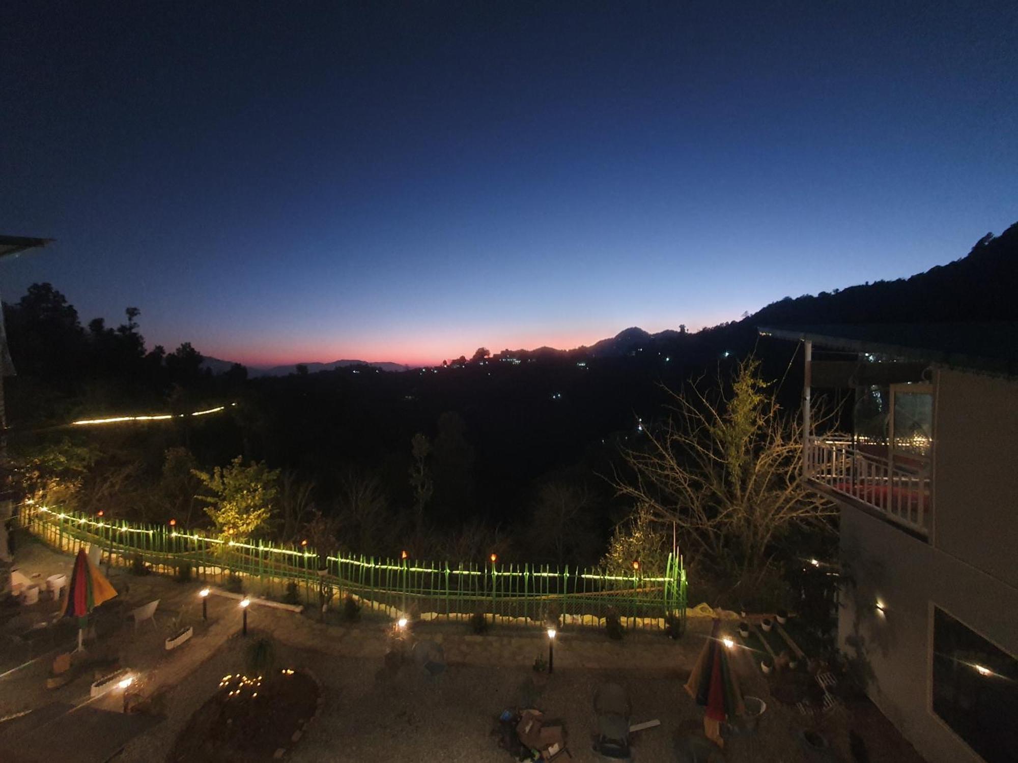 The Rare One'S Mukteshwar - Resort & Cafe Zewnętrze zdjęcie